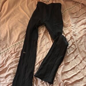 ALO Yoga Women's Black flare leggings